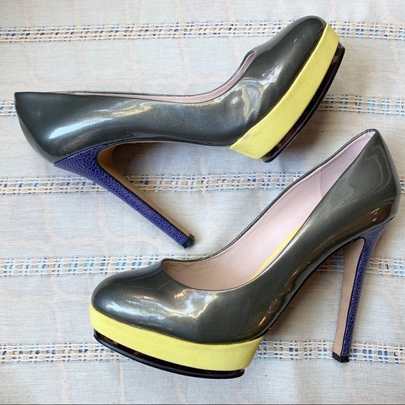 Vince Camuto Heels Dacoma Stiletto Platform Pumps, Yellow Neon Retro Sexy, Party - Picture 3 of 15